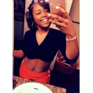 Meet your Posher, Alexis